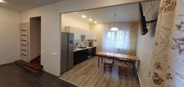 Сдается 3-этажный коттедж, 180 м²