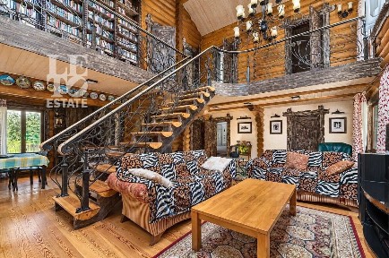 Продается 2-этажный дом, 395,1 м²