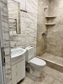 Сдается 0,4 часть 2-этажного дома, 220 м²