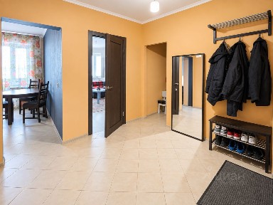 Продается 2-комн. квартира, 69 м²