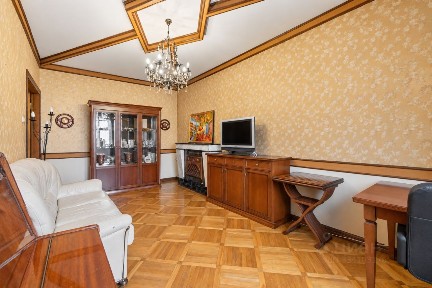 Продается 4-комн. квартира, 101 м²