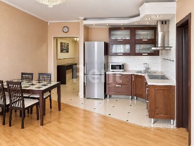Сдается 3-комн. квартира, 102 м²