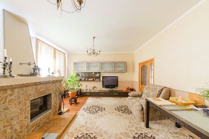 Продается 2-этажный коттедж, 424 м²