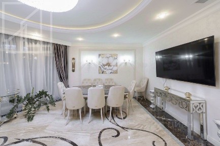 Сдается 4-комн. квартира, 200 м²