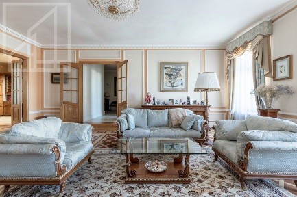 Сдается 4-комн. квартира, 160 м²