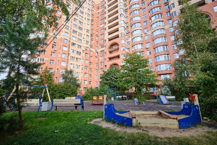 Продается 4-комн. квартира, 141,8 м²