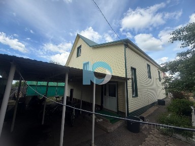 Продается 2-этажный дом, 200 м²
