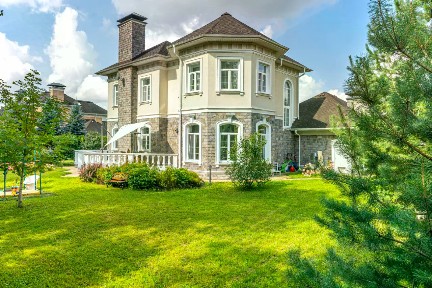 Продается 2-этажный коттедж, 317 м²