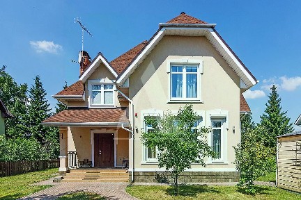 Сдается 2-этажный дом, 230 м²