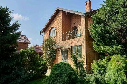 Продается 2-этажный дом, 220 м²