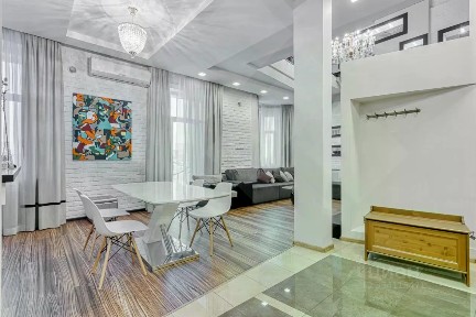 Продается 5-комн. квартира, 255,6 м²