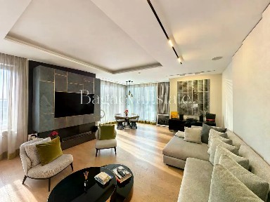 Продается 5-комн. квартира, 270 м²