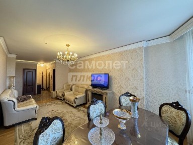 Продается 5-комн. квартира, 135 м²
