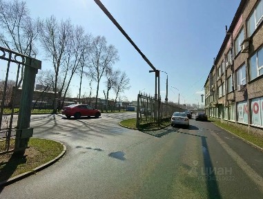 Продается здание, 7 437 м²