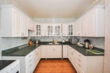 Продается 3-комн. квартира, 131,3 м²