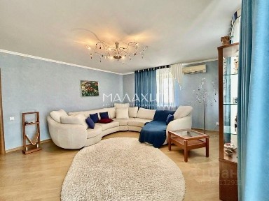 Продается 2-комн. квартира, 102 м²