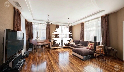 Продается 3-этажный дом, 800 м²