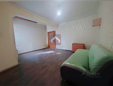 Продается 5-комн. квартира, 102 м²
