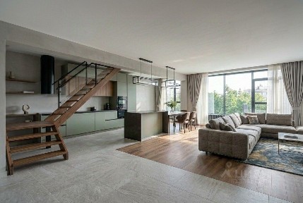Сдается 4-комн. квартира, 152 м²