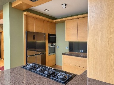 Сдается 3-комн. квартира, 130 м²