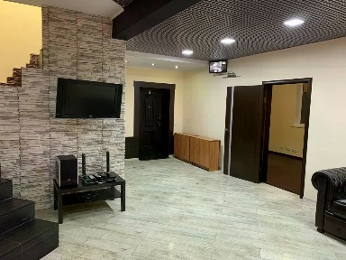 Сдается 2-этажный дом, 250 м²