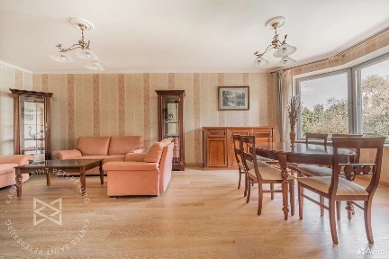 3-к. квартира, 130 м², 5/10 эт.