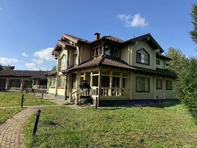 Продается 2-этажный дом, 323 м²