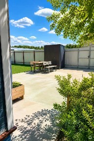 Продается 2-этажный дом, 180 м²