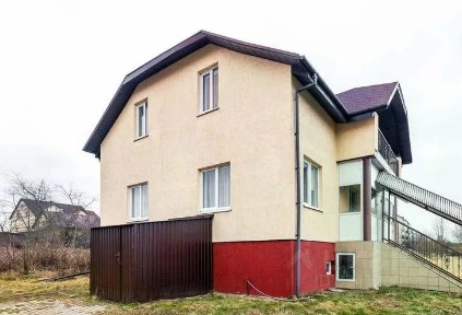 Продается 3-этажный дом, 307 м²