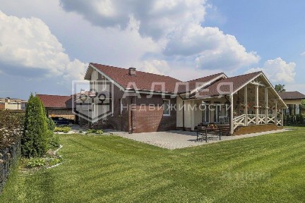 Продается 2-этажный коттедж, 470 м²