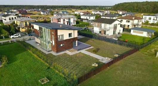 Продается 2-этажный дом, 409 м²