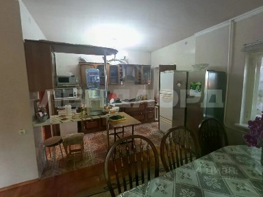 Продается 3-этажный дом, 310 м²