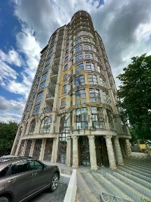 Продается 5-комн. квартира, 123 м²