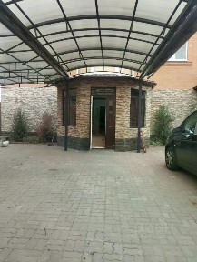 Сдается 3-этажный дом, 400 м²
