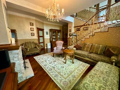 Продается 3-этажный коттедж, 289 м²