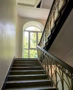 Продается 4-комн. квартира, 183 м²