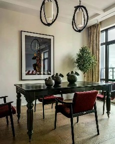 Продается 4-комн. квартира, 145 м²