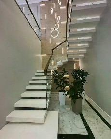 Продается 4-комн. квартира, 184 м²