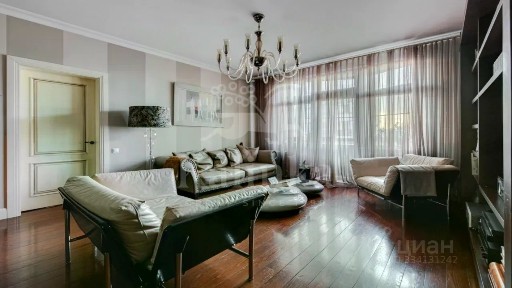 Продается 5-комн. квартира, 140 м²