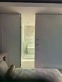 Продается 3-комн. квартира, 196 м²