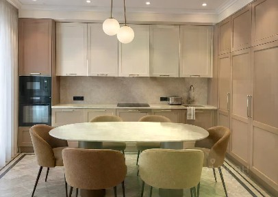 Продаются 2-комн. апартаменты, 70 м²