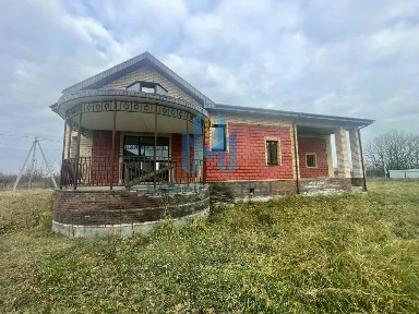 Продается 2-этажный коттедж, 330 м²