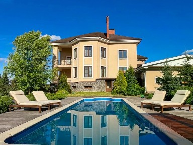 Продается 2-этажный дом, 462 м²
