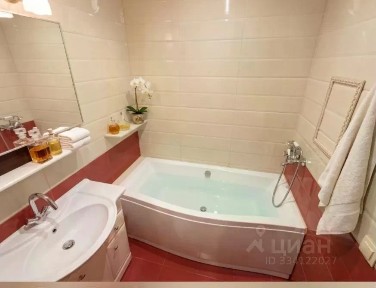 Продается 2-комн. квартира, 69 м²