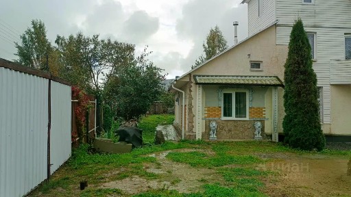 Сдается 2-этажный дом, 140 м²