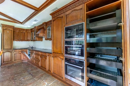 Сдается 2-этажный коттедж, 230 м²