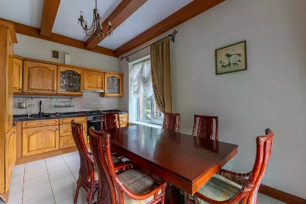 Сдается 3-этажный коттедж, 350 м²