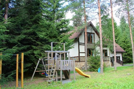 Сдается 2-этажный дом, 300 м²