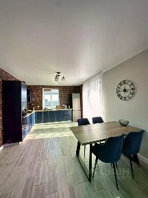 Сдается 2-этажный дом, 146 м²