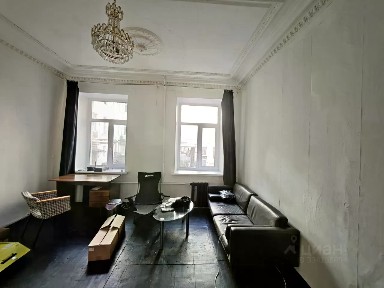 Продается 4-комн. квартира, 172 м²